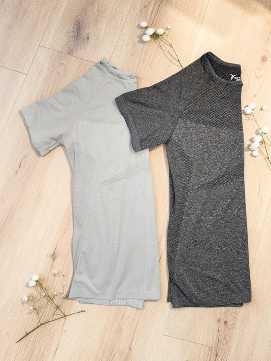 Old Navy Tops - Old Navy Short-Sleeve Seamless Active Tee - Light Gray & Dark Gray